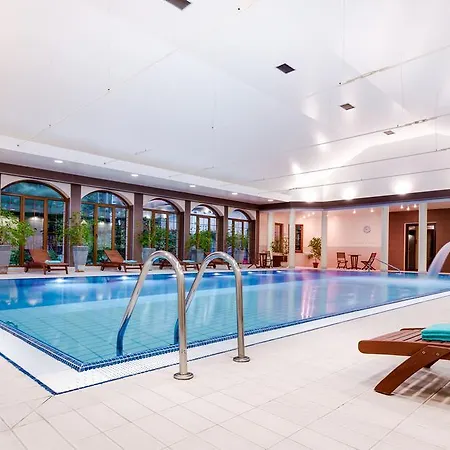 Konradówka Wellness&spa - 300 Metrów Do Centrum Hotel