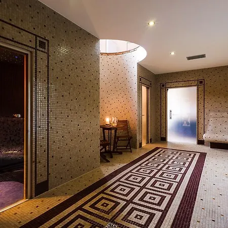 Konradowka Wellness & - 300 Metrow Do Centrum Отель 3*