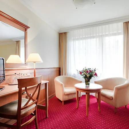 Отель Konradowka Wellness & - 300 Metrow Do Centrum