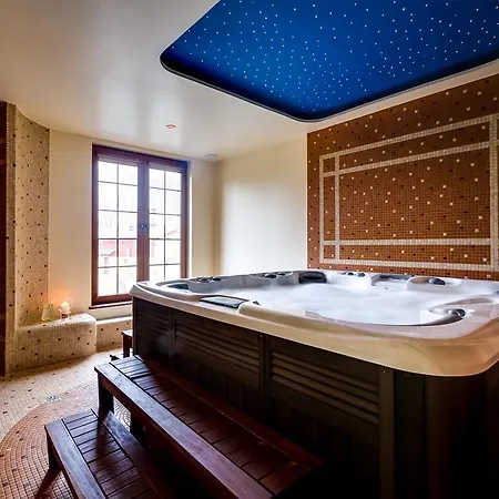 Konradówka Wellness&spa - 300 Metrów Do Centrum Hotel