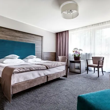 Konradowka Wellness & - 300 Metrow Do Centrum Отель 3*