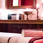 Hotel Konradowka Wellness & - 300 Metrow Do Centrum 3*