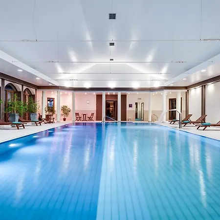 Konradówka Wellness&spa - 300 Metrów Do Centrum 3*