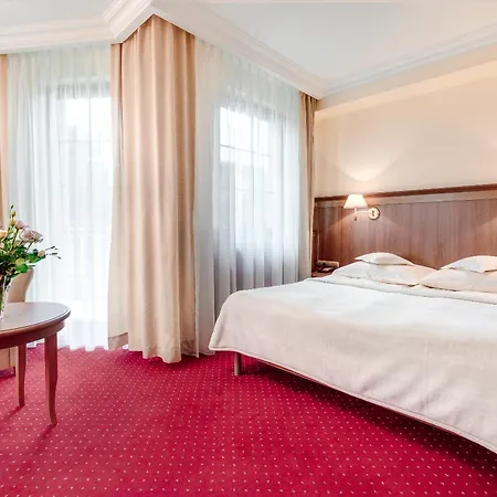 ホテル Konradowka Wellness & - 300 Metrow Do Centrum 3*