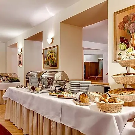 Konradowka Wellness & - 300 Metrow Do Centrum Hotel 3*