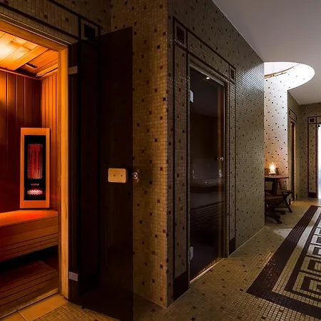 Konradowka Wellness & - 300 Metrow Do Centrum Hotel