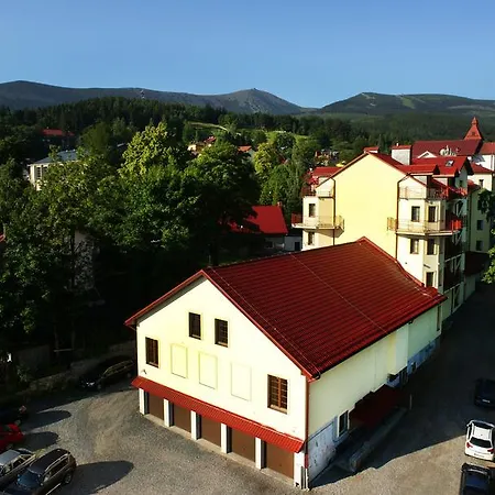 Hotel Konradówka Wellness&spa - 300 Metrów Do Centrum 3*
