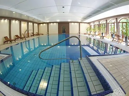 Konradowka Wellness & - 300 Metrow Do Centrum Hotel