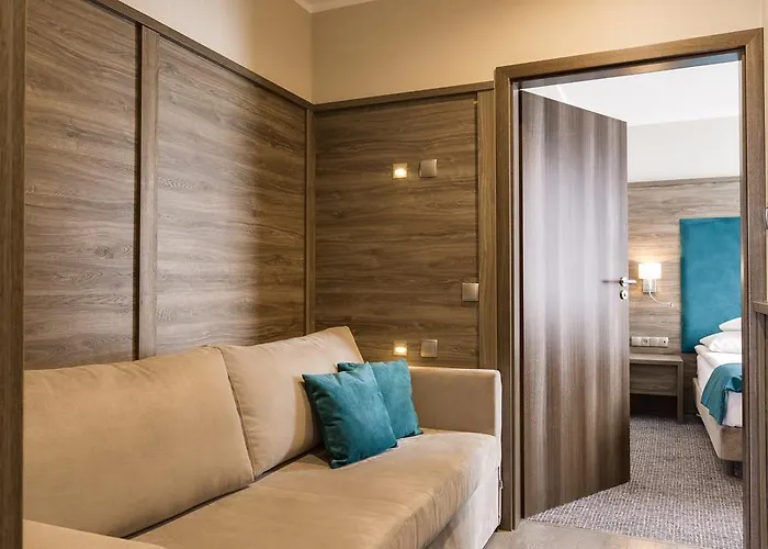 ホテル Konradowka Wellness & - 300 Metrow Do Centrum 3*