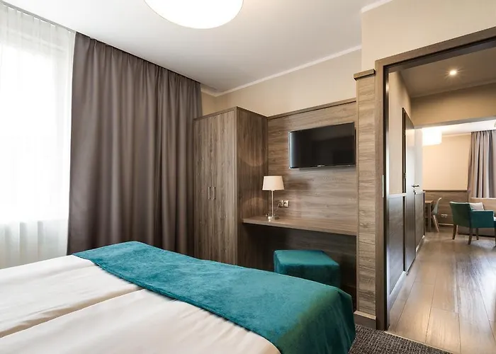 Hotel Konradowka Wellness & - 300 Metrow Do Centrum