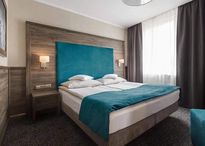 Hotel Konradowka Wellness & - 300 Metrow Do Centrum 3*